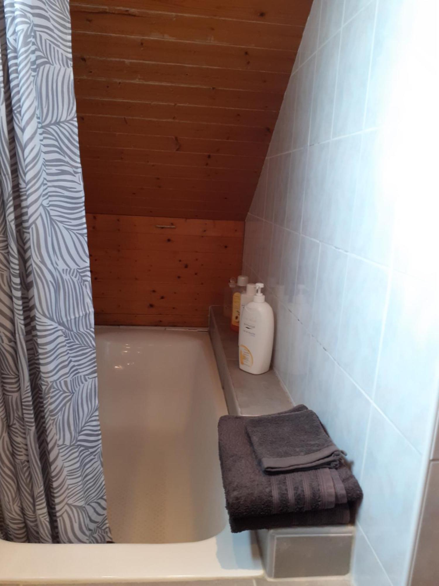 Au Bosquet, Chambre Et Salle De Bains Avec Petit Dejeuner A 600 M Du Centre Dans Un Cadre Calme Et Verdoyant Salies-de-Béarn Eksteriør bilde
